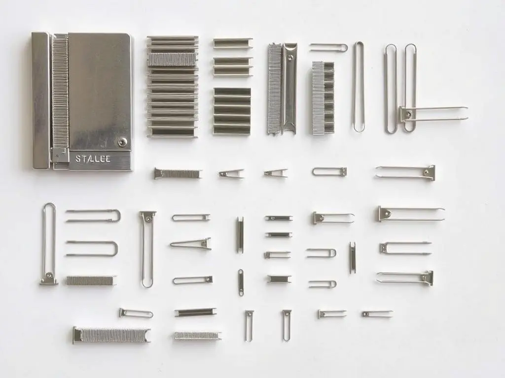 Various staple sizes and types laid out for comparison Various staple sizes and types laid out for comparison